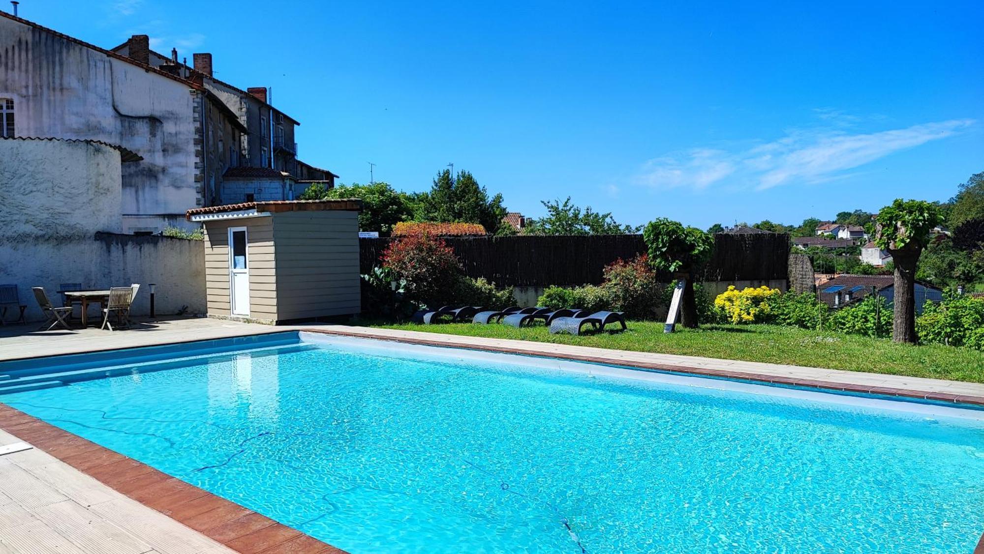 Logis Grand Hotel Pelisson Nontron Bagian luar foto