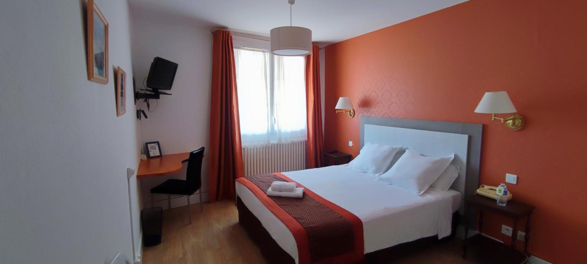 Logis Grand Hotel Pelisson Nontron Bagian luar foto
