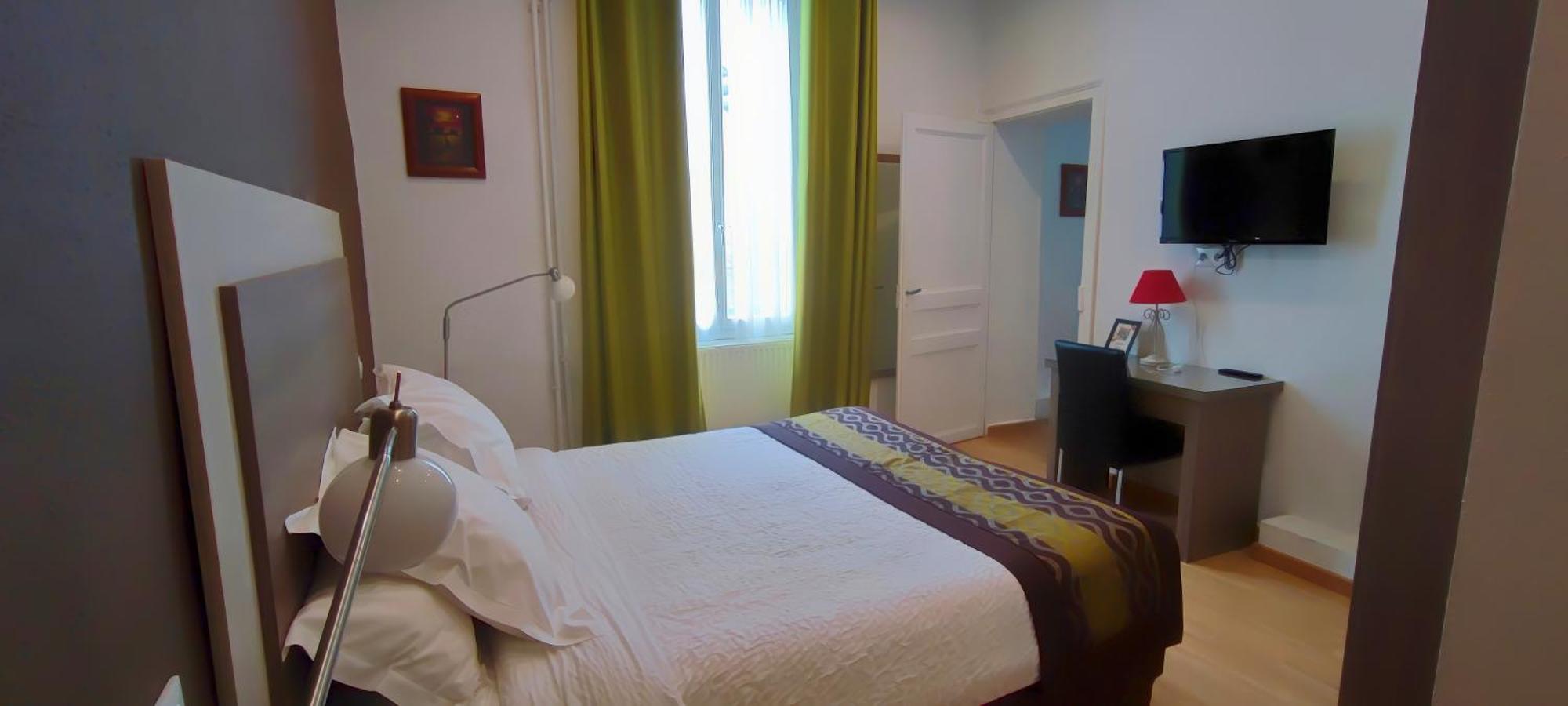 Logis Grand Hotel Pelisson Nontron Bagian luar foto