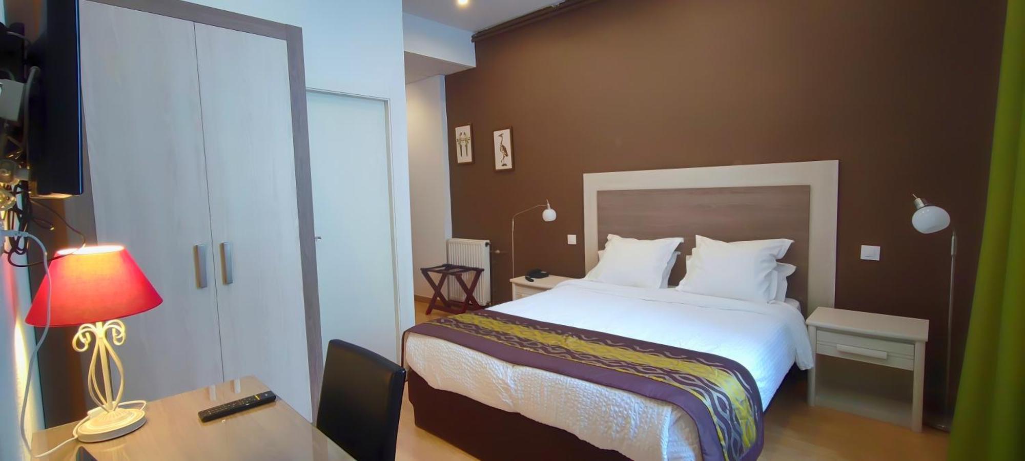 Logis Grand Hotel Pelisson Nontron Bagian luar foto
