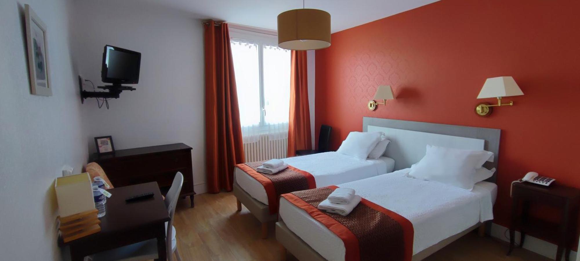 Logis Grand Hotel Pelisson Nontron Bagian luar foto