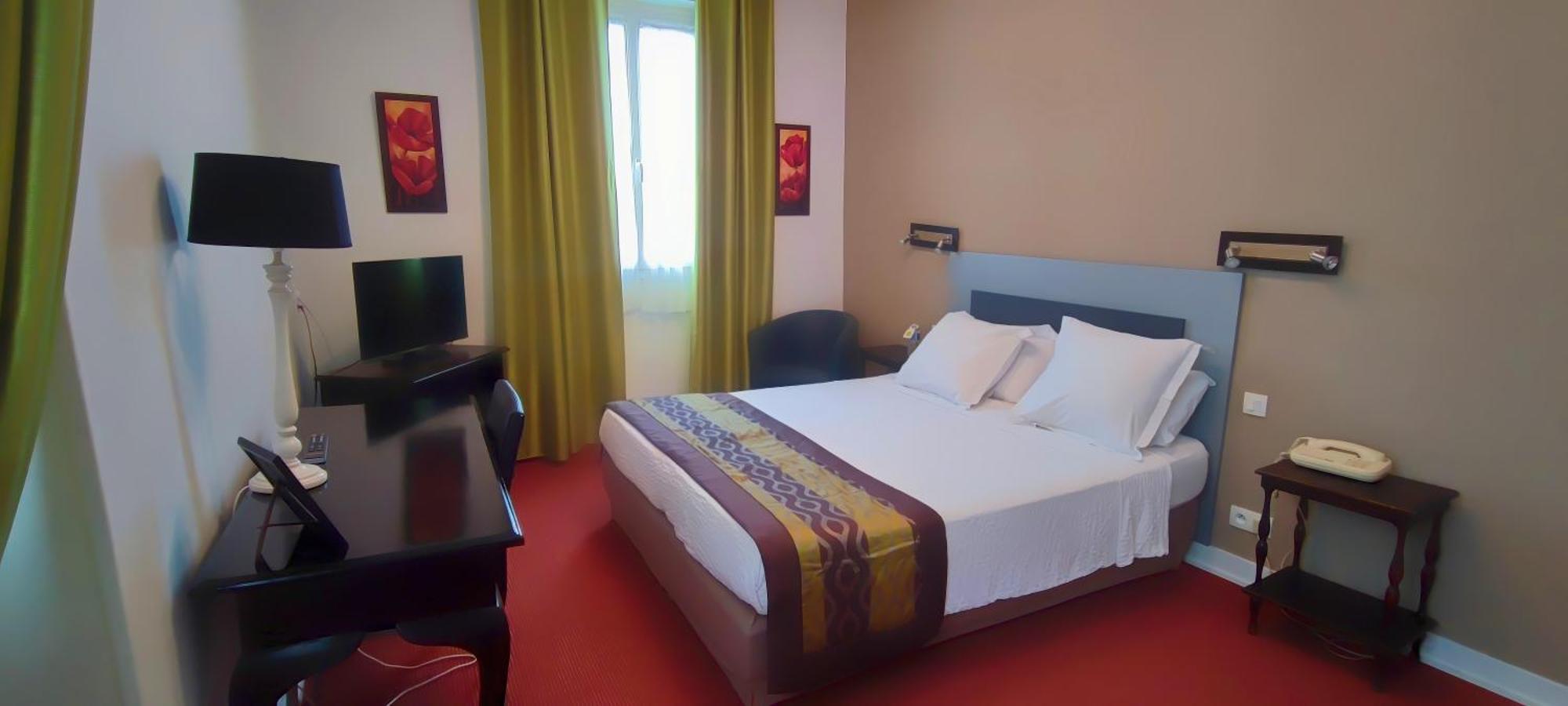 Logis Grand Hotel Pelisson Nontron Bagian luar foto