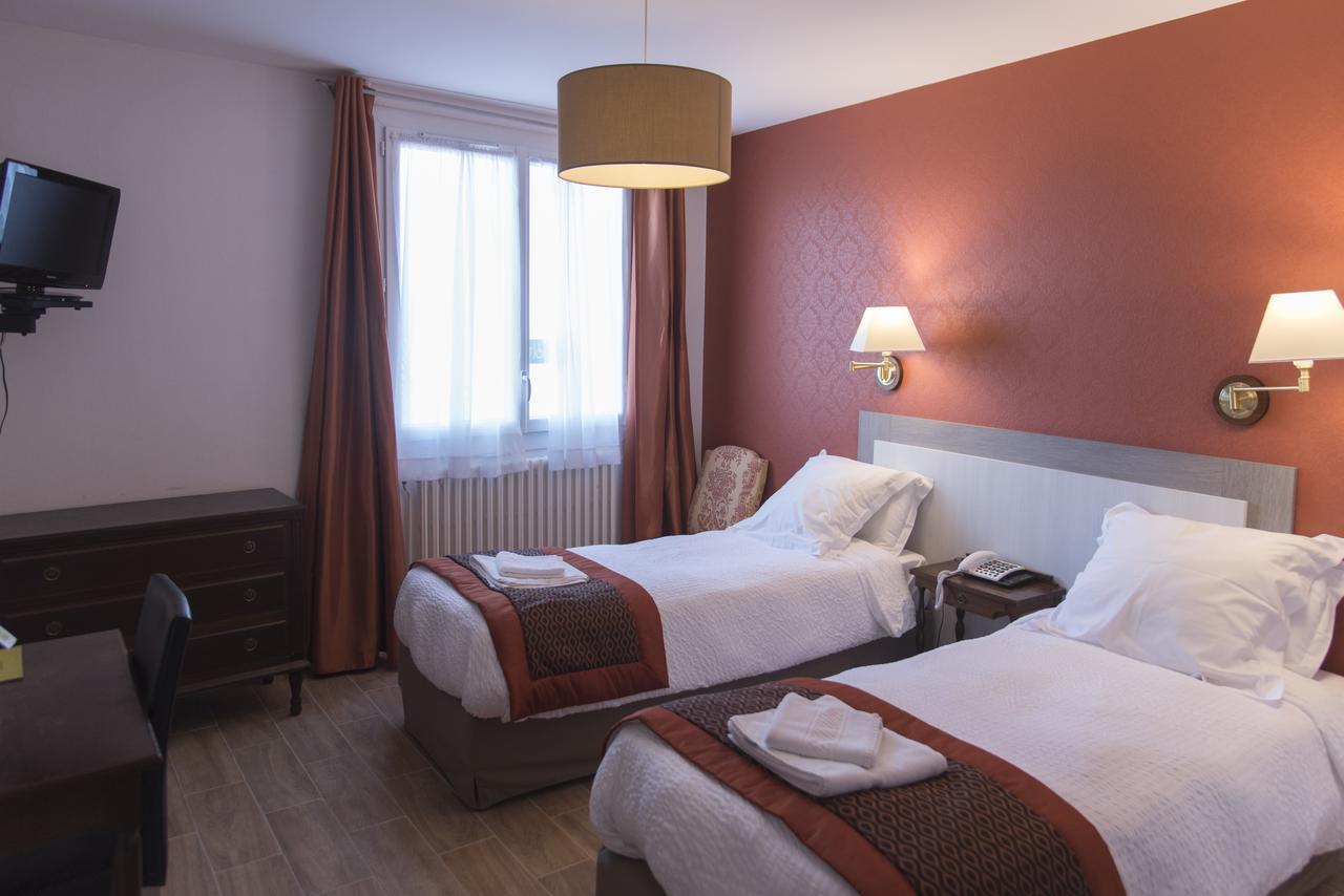 Logis Grand Hotel Pelisson Nontron Bagian luar foto