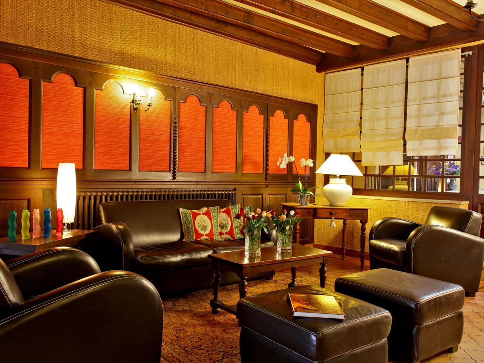Logis Grand Hotel Pelisson Nontron Bagian luar foto